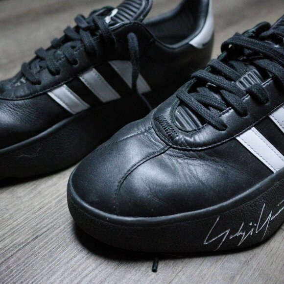 Y-3 Tangutsu Football Trainer – Men’sWorn a Few Times